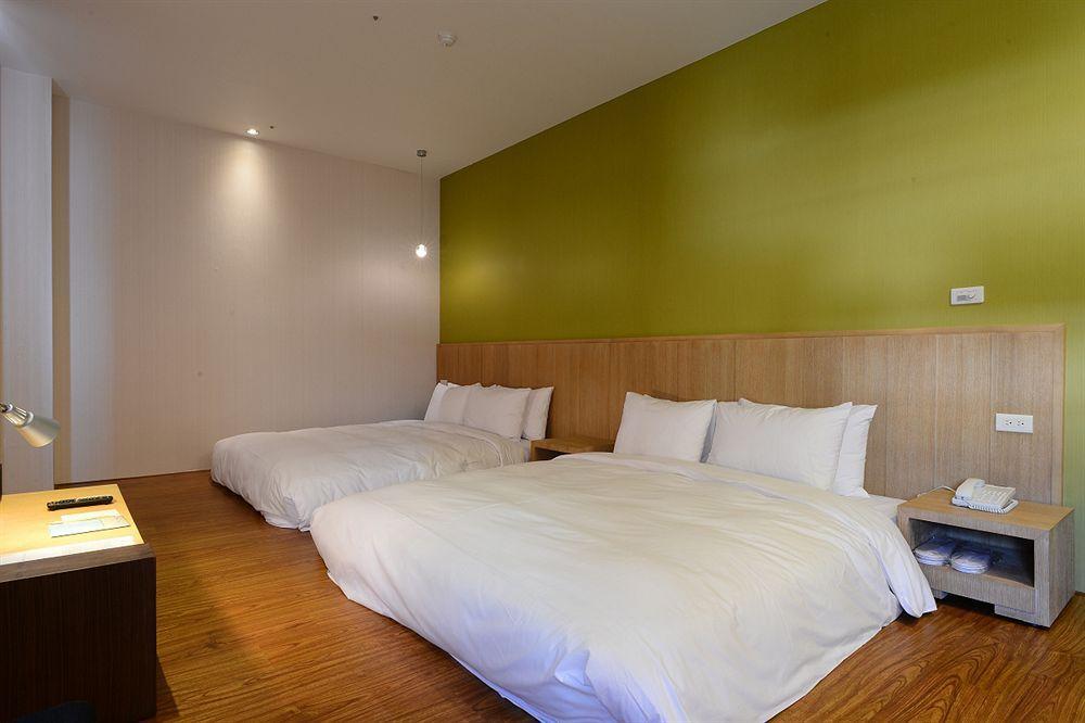 In Young Hotel Kaohsiung Exteriör bild