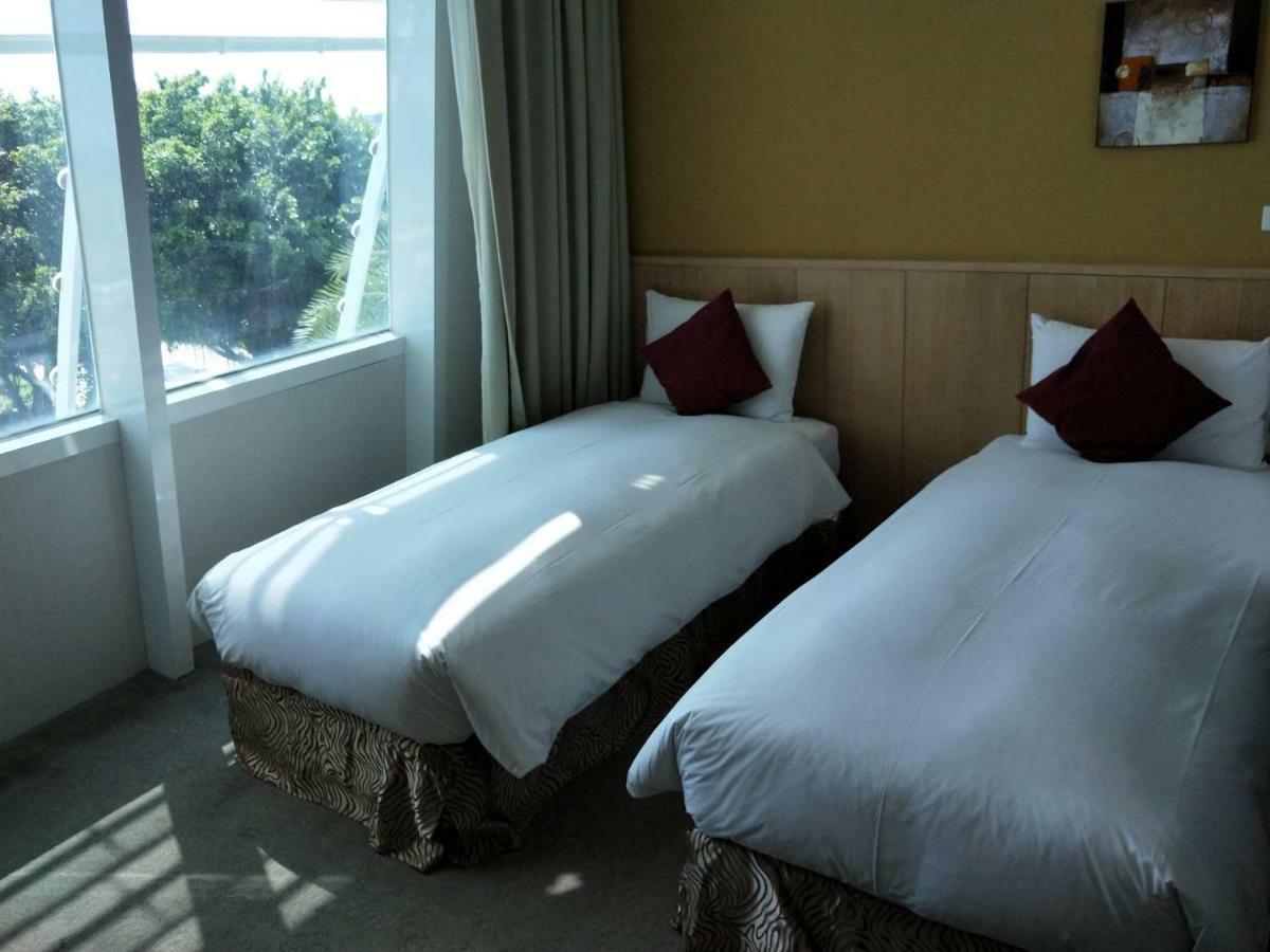 In Young Hotel Kaohsiung Exteriör bild